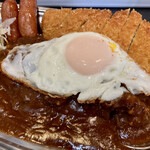 カレーの市民 アルバ - 目玉焼きアップ