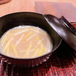 すし処 ひさ田 - 黄韮と魚あらの白味噌椀