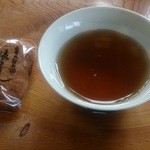 （有）俵屋菓舗　大鳥居店 - 俵まんぢう、お茶