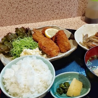 Ajiwai Dokoro Akagi - ■ かきフライ定食