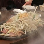 サッポロビアレストラン９１０ - シャキシャキもやし炒め