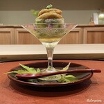 御料理 寺沢 - 菱蟹とウルイのゼリー寄せにたっぷりの生海胆