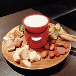 和牛肉寿司&シュラスコ食べ放題 個室肉バル ウォルトンズ - チーズフォンデュ