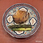 御料理 寺沢 - 喜知次とグリーンアスパラの備長炭焼