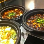 h CHINESE DINING KU - 空の名物！赤白黒の３色麻婆豆腐。白麻婆豆腐は激辛です