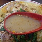 中華そば 高安 - 白濁したマイルドな味の鶏ガラ豚骨スープ～♪(^o^)丿