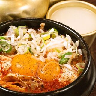 韓国料理マニト - ランチは16時まで営業中♪豚の塩焼きご注文で割引あり！！