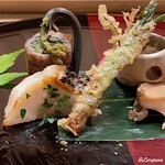 御料理 寺沢 - 鱸の木の芽焼と行者大蒜 薄衣揚げ