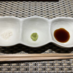 八王子 ステーキ 鉄板焼 いわ倉亭 - ゲランド塩、わさび、醤油