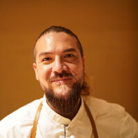 LURRA° - JACOB KEAR シェフ