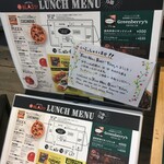 FOOD HALL BLAST! TOKYO - 店内入り口にあるメニュー表