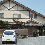 中華そば 四つ葉 - 広い駐車場!!