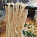 中華そば 四つ葉 - 麺はストレート低加水