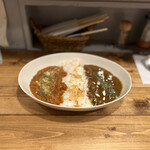 Curry Shop lee - 合がけ 1,000円 ((左)キーマカレー、(右)牛すじカレー)