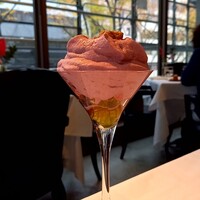 レストラン アルティザン（restaurant Artisan） - ウニとカニのコンソメジュレ　ビーツのエスプーマ