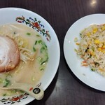 台湾料理 吉吉 - 豚骨ラーメン＋炒飯