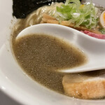 酒肴場 屯 - ほろ苦ニボスープは、深いコクと旨み