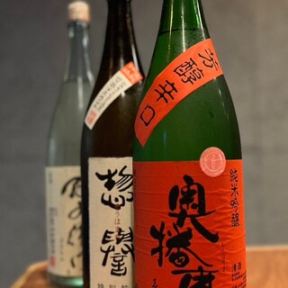 《也有季节限定酒》与餐食的搭配十分出众◆约10种精选日本酒