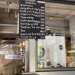 SAISON　bakery&coffee - お店の外のメニュー看板