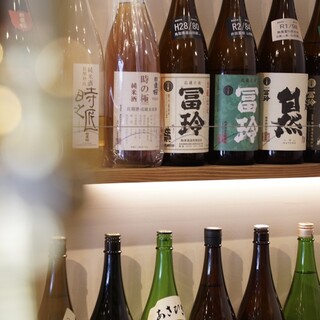 We offer a diverse lineup of sake, seasonal special sours, and more.