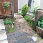 カレー専門店 円山教授 - 入口のスロープ