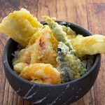 Single conger eel Ten-don (tempura rice bowl)