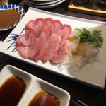 肉の雷橋 - 牛タン刺