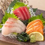 Assortment of 3 pieces of sashimi