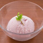 strawberry ice cream