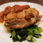 ビストロ石川亭 - ランチセット1480円 の鶏もも肉のロースト ピリ辛トマトソース