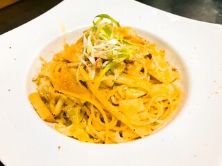 h Dainingu Kenkichi - 好評！生ウニのクリームパスタ