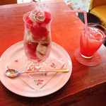 ふれぇずりぃあんくる - あまおうパフェ & あまおうサイダー