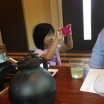 おぐら - 文字通り看板娘、お手伝いだってできるもん。人懐こくて可愛い。癒されるよ～♥