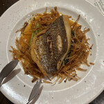 コロッセオ 中目黒 - 真鯛のポワレ　桜エビの焦がしバターソース