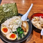 横浜家系ラーメン 本郷家 - 