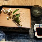 御料理 良所 - 箱に入った造里