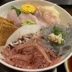Sushi Dokoro Yamashichi - 桜えびの当日の漁は無し　生しらすは当日の漁が有った味わい