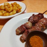 サイゼリヤ - カリっとポテト、ラムの串焼き
