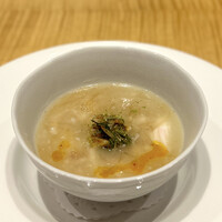 スーツァン・レストラン陳 渋谷店 - イカの白湯ガーリックソース。ソースというよりは完全にスープ(^^)