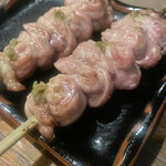横浜天下鳥 - ねっく肉の炭火焼。これは美味しかった。