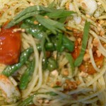 プロント - 赤海老と夏野菜の大葉ソースパスタ・アップ