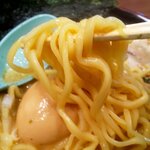 Yokohamaiekeiramen hukumashiya - 長さの短い中太麺