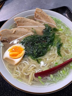 魚平食堂 - 海鮮ラーメン