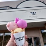 Le Glacier TOKACHI - トリプル 570円、コーン 30円(税込)。
                                ☆ドラゴンフルーツ案とライチのソルベ。
                                ☆スイカソルベ。
                                ☆デコポン。