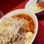 ラーメン二郎 - ラーメン半分＋ニンニク少し＋ＳＫ白ネギ