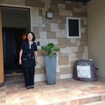 おぐら - 女将さんが見送ってくれたよ。