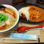レストラン 大宝 - カレーライス＋ラーメン普通セット　1150円
