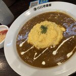 カレーハウスCoCo壱番屋 - CoCo壱のオムカレーを侮ってはいけまてん。
            バターが効いててウマいのよ？