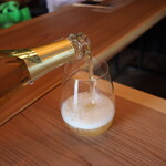 さじこよみ - リンゴのスパークリングワイン