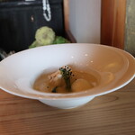 さじこよみ - 新玉ねぎの鶏ズッキーニ詰めスープ
